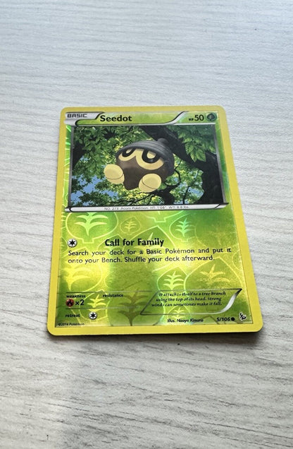 Seedot Pokemon Reverse Holo Grass Card Year 2014 (6385)
