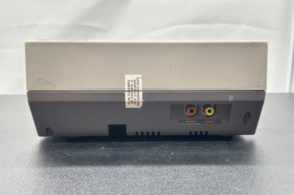 NES NINTENDO CONSOLE NESE-001(AUS) In OK Condition Yellowing 3359