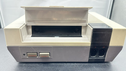 NES NINTENDO CONSOLE NESE-001(AUS) In OK Condition Yellowing 3359