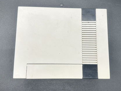 NES NINTENDO CONSOLE NESE-001(AUS) In OK Condition Yellowing 3359
