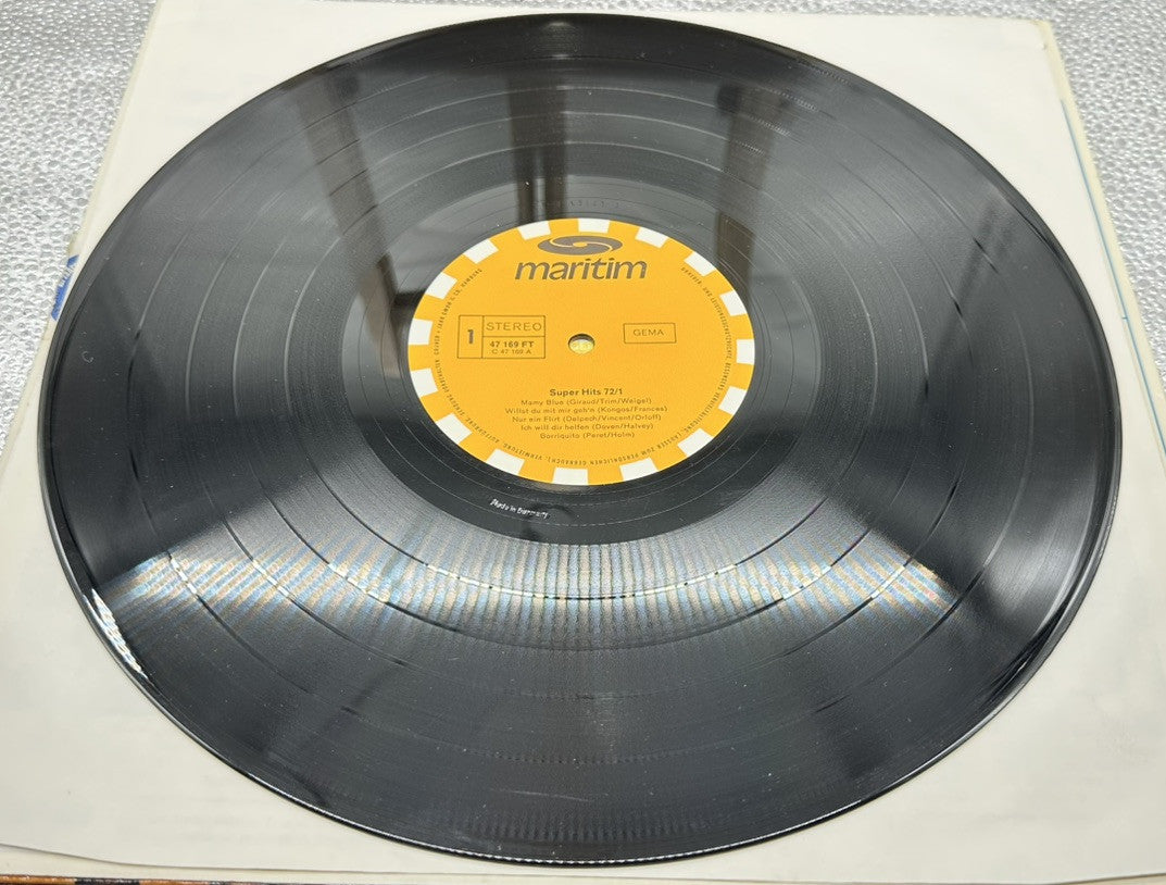 Super Hits 72 Record In  Good Condition 7390