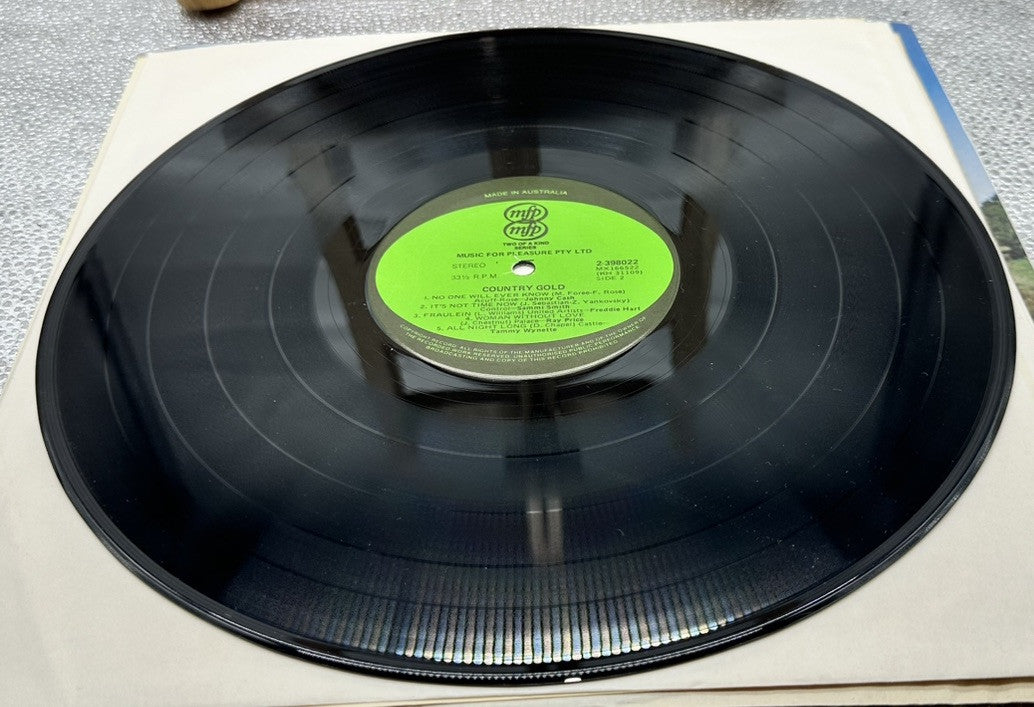 Country Gold Record Two Record Set In Good Condition 6949