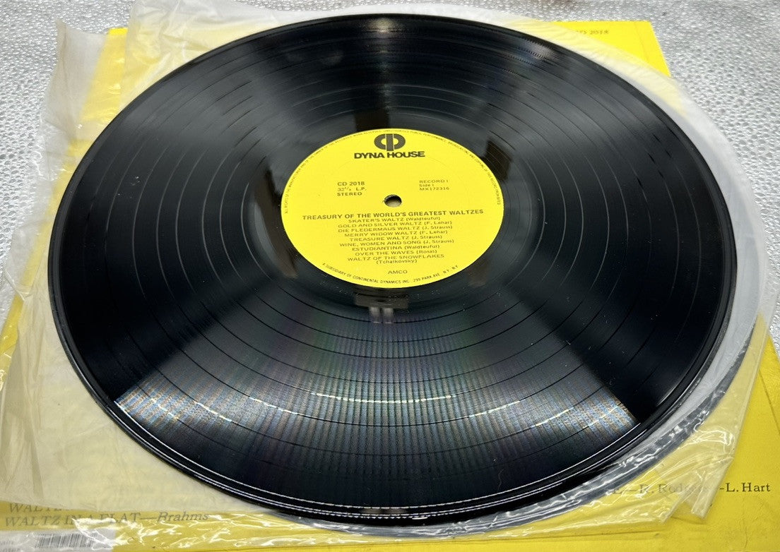 A Treasury of the World's Greatest Waltzes Record In Good Condition 6945