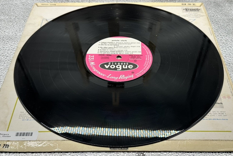 Petula Clark - Petula - Disques Vogue - CLD 721 Record In Good Condition 7415
