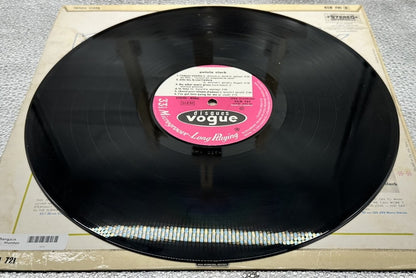 Petula Clark - Petula - Disques Vogue - CLD 721 Record In Good Condition 7415