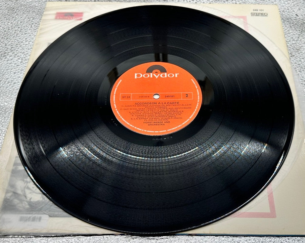 Accordeon A LA Carte Record In Good Condition 6873