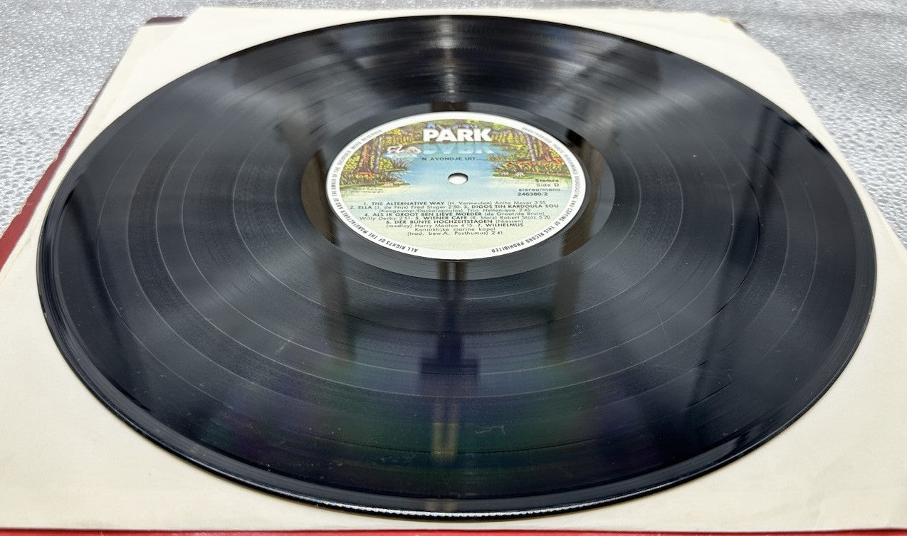 Een Avondje Uit Met... Record In Good Condition 6888