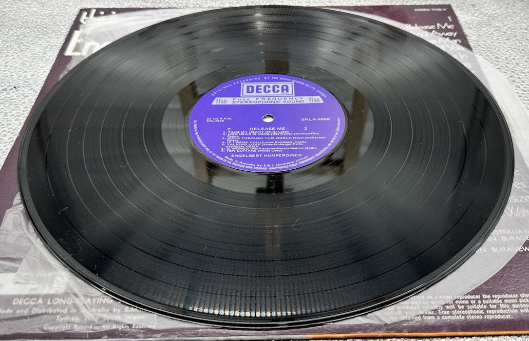 This is Engelbert - 16 Great Songs Record In Good Condition 7349