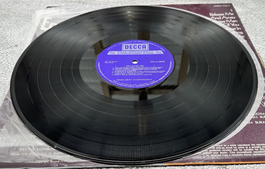 This is Engelbert - 16 Great Songs Record In Good Condition 7349
