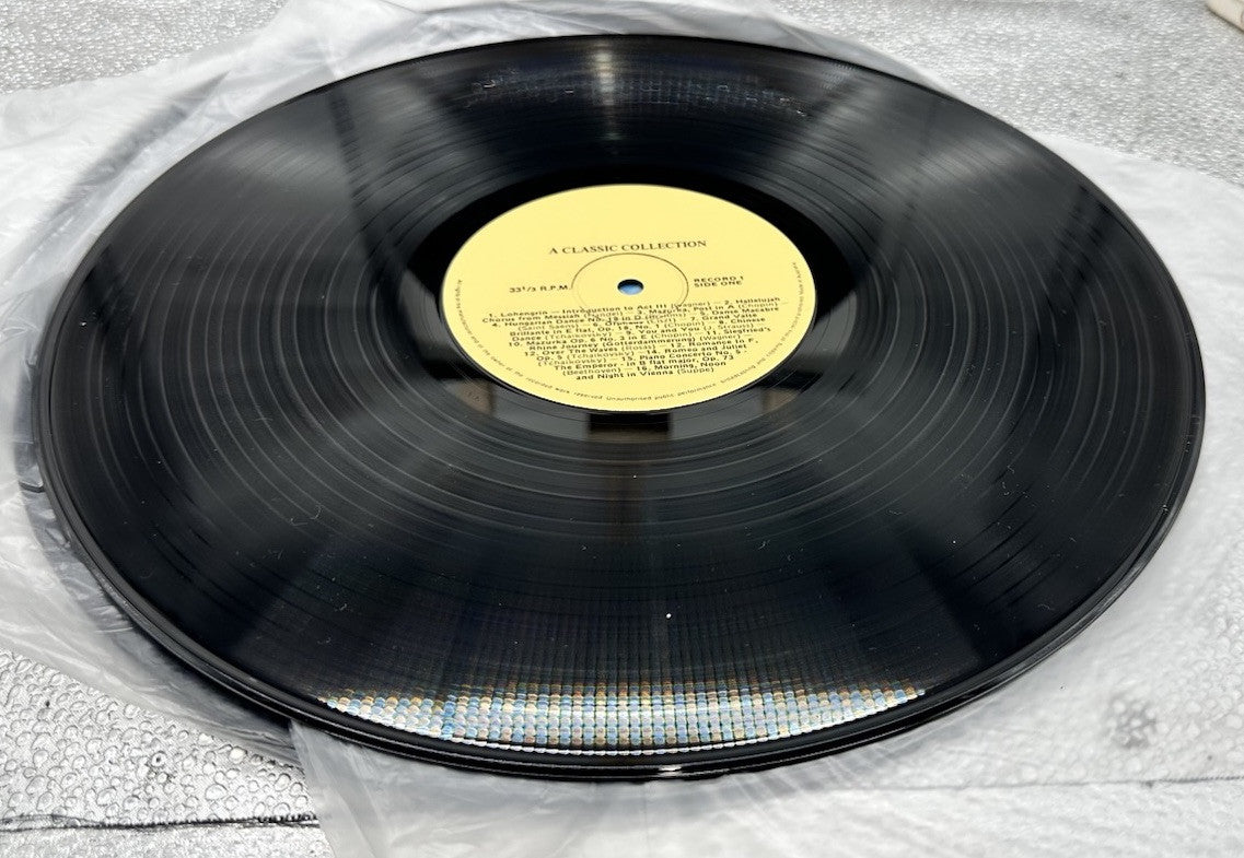 A Glorious 5 Record Set A CLASSIC COLLECTION Record In Good Condition 7289