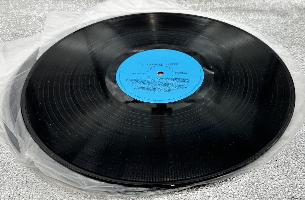 A Glorious 5 Record Set A CLASSIC COLLECTION Record In Good Condition 7289