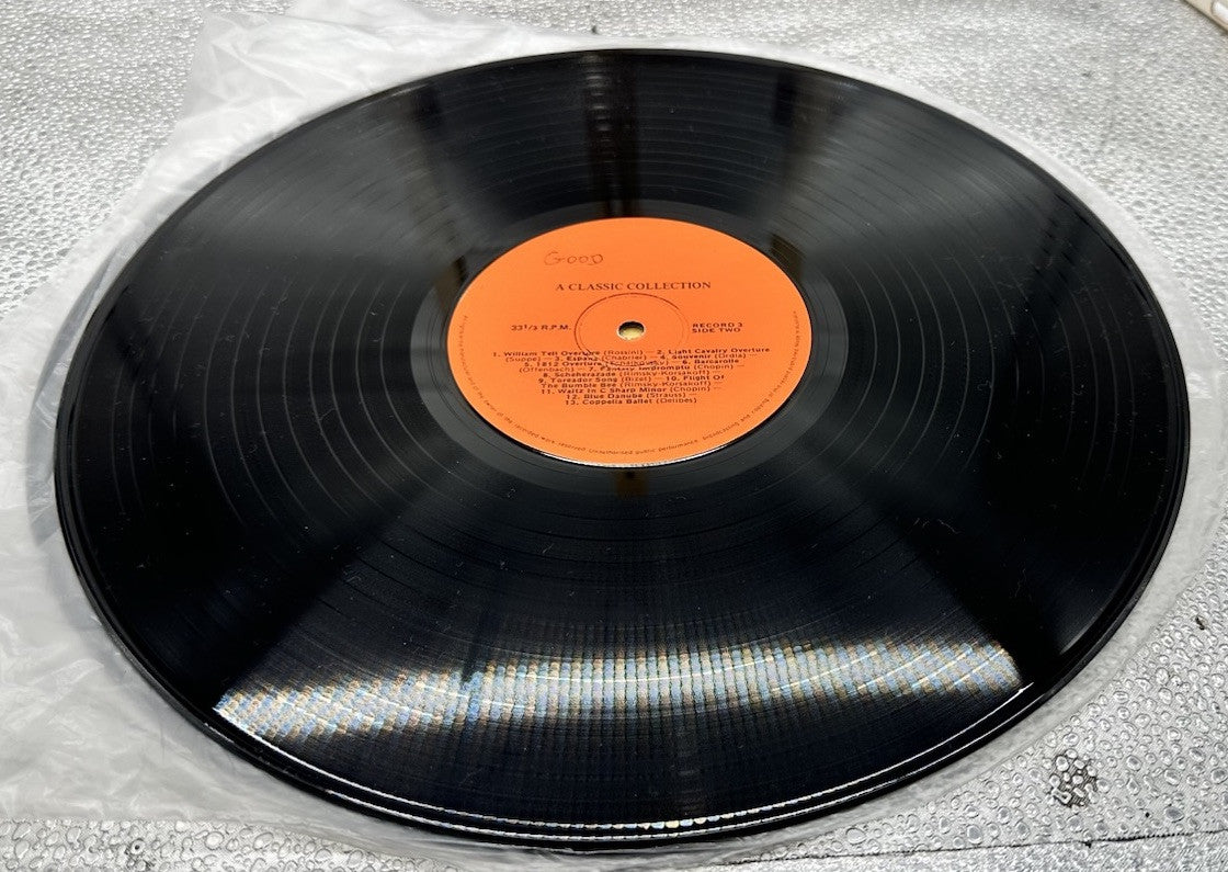 A Glorious 5 Record Set A CLASSIC COLLECTION Record In Good Condition 7289