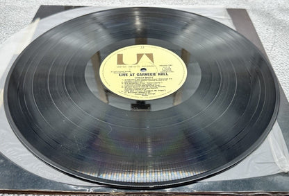 Shirley Bassey - Live At Carnegie Hall Record In Good Condition 6792