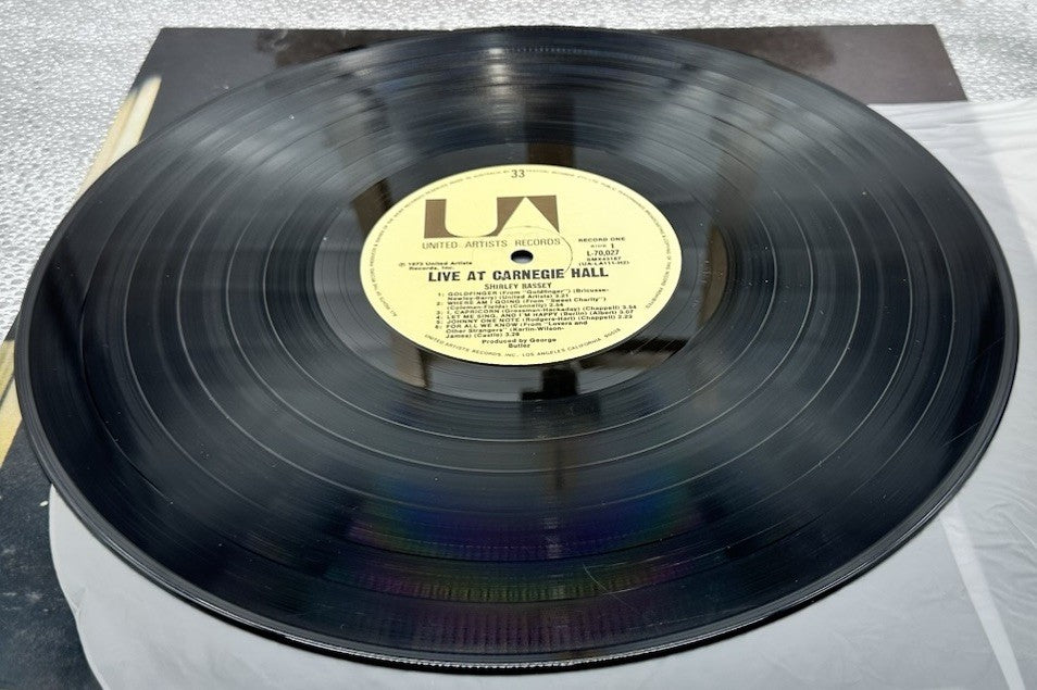 Shirley Bassey - Live At Carnegie Hall Record In Good Condition 6792