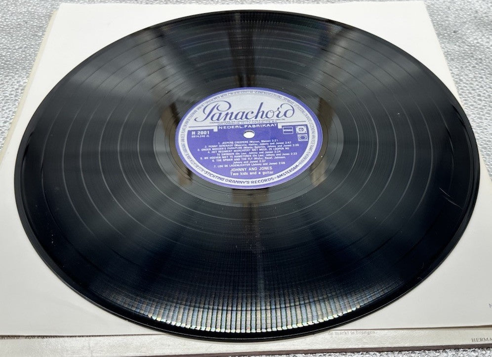 Johnny And Jones - Two Kids And A Guitar Record In Good Condition 6717