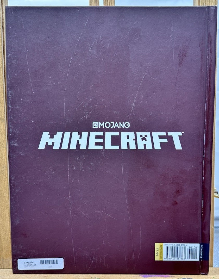 MINECRAFT: Annual 2018 by Mojang - Hardcover Book In Good Condition 8450