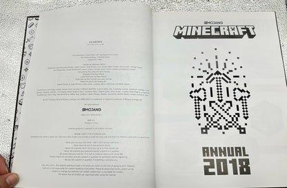 MINECRAFT: Annual 2018 by Mojang - Hardcover Book In Good Condition 8450