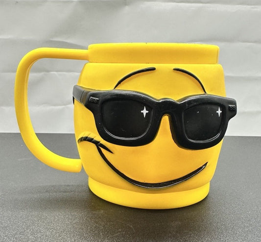 Hungry Jacks 1997 Collectable Face Off 3D Mug Yellow “Way Cool” 8640/8638