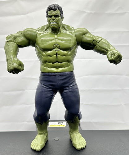 Marvels Incredible HULK 2018 Action Figure 11 1/2” Talking & Flashing Eyes 8819