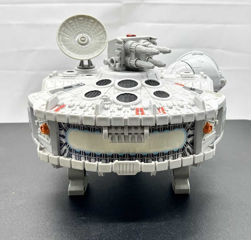 STAR WARS MILLENIUM FALCON SPACESHIP 2001 Hasbro C-060A  (8803)