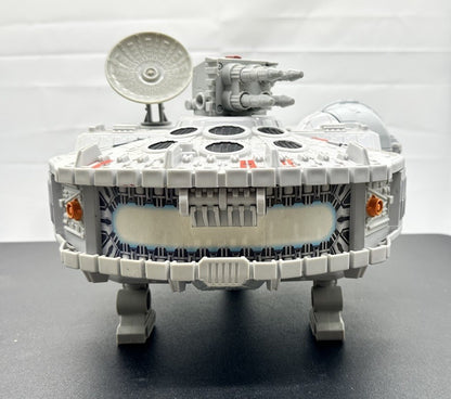 STAR WARS MILLENIUM FALCON SPACESHIP 2001 Hasbro C-060A  (8803)
