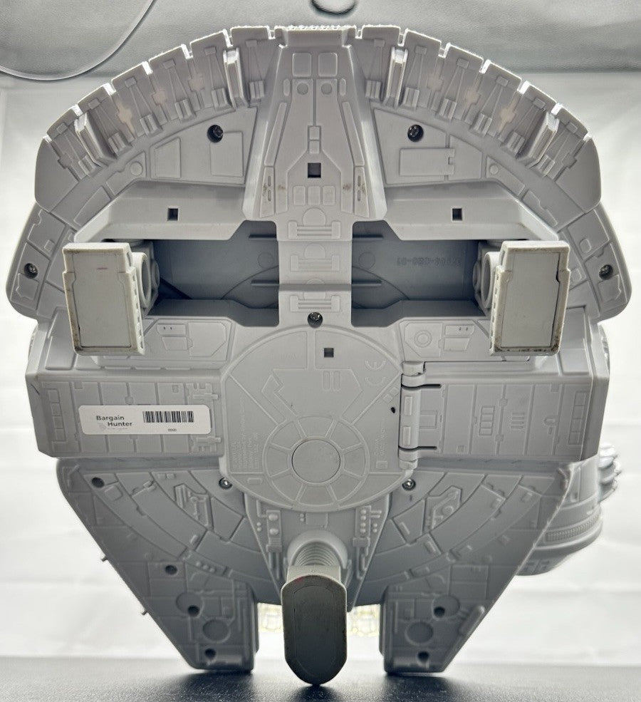 STAR WARS MILLENIUM FALCON SPACESHIP 2001 Hasbro C-060A  (8803)