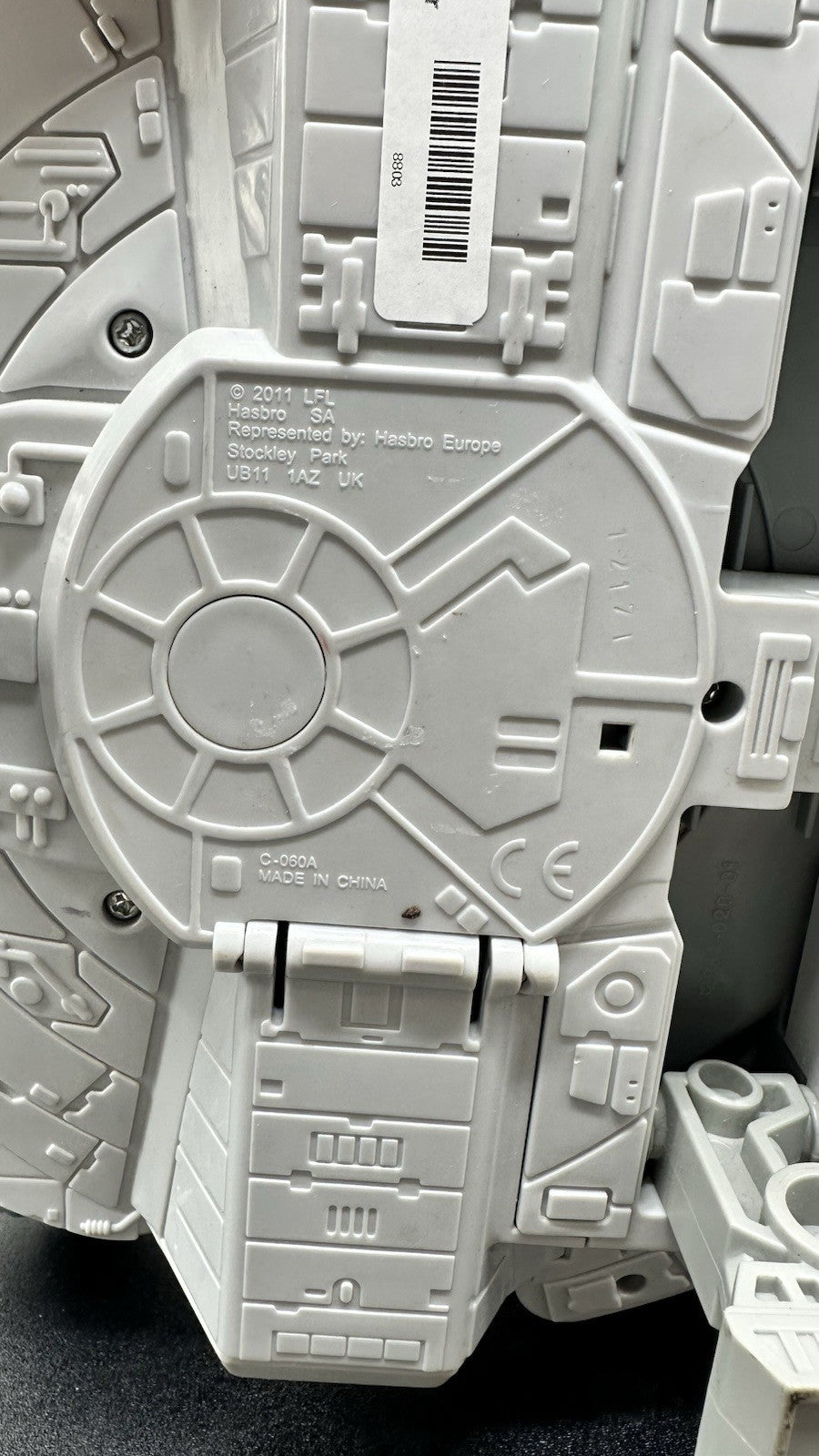 STAR WARS MILLENIUM FALCON SPACESHIP 2001 Hasbro C-060A  (8803)