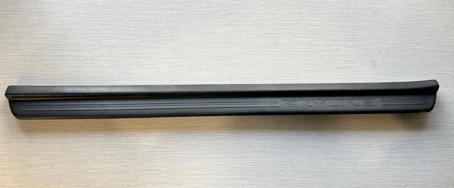 NISSAN SKYLINE R33 GTST 2door kicking scuff plate trim Passenger L/H 76951 22U00