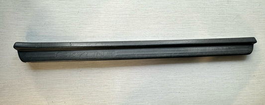 NISSAN SKYLINE R33 GTST 2door kicking scuff plate trim drivers R/H 76951 22U00