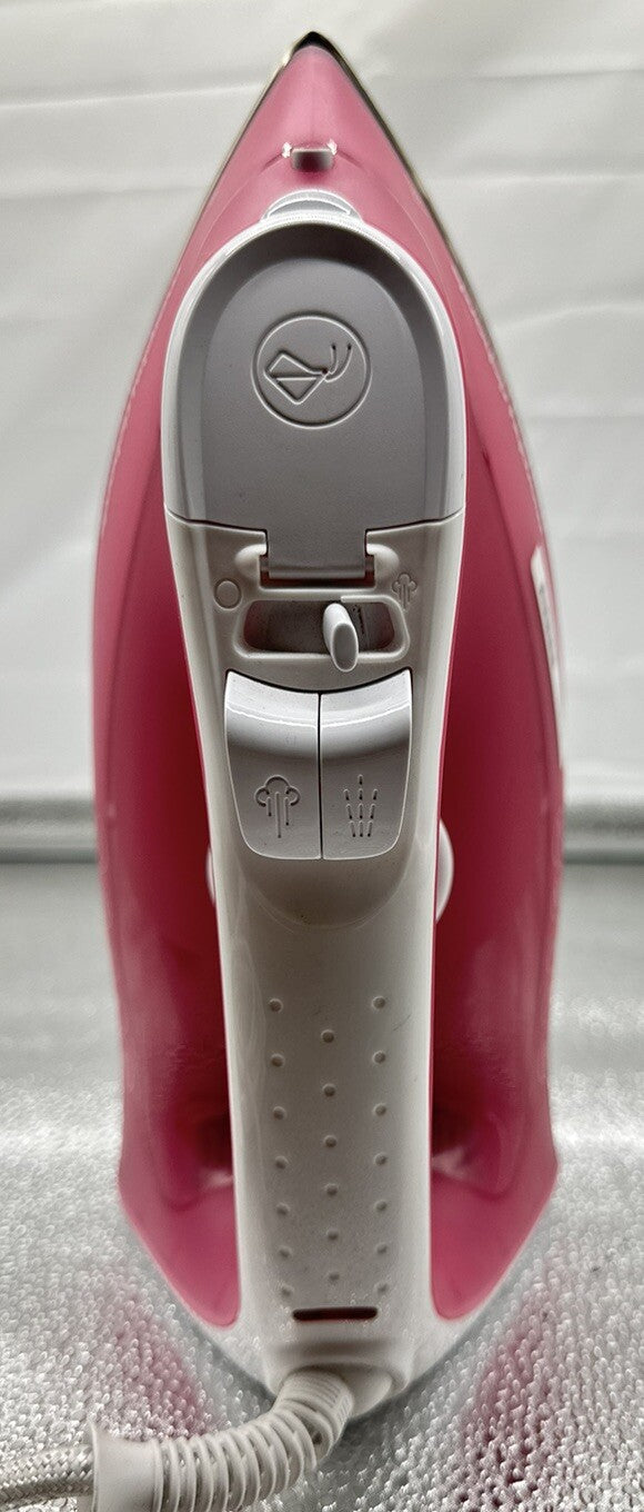 Morphy Richards Iron Model 300267 In Good Condition 4933