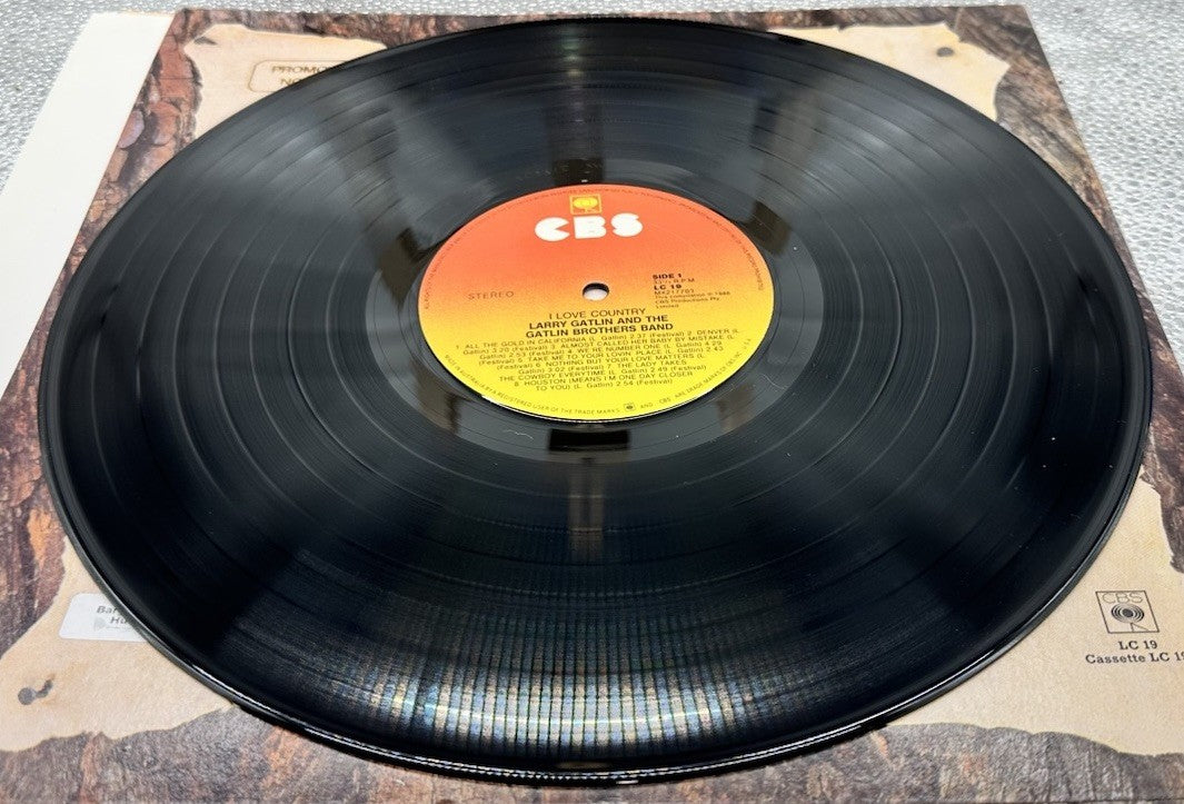 Larry Gatlin - I Love Country Record In Good Condition 7697