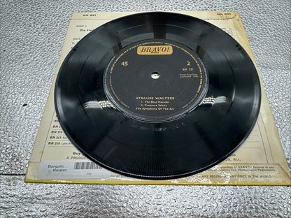Strauss Waltzes 7” Record In Good Condition 7742