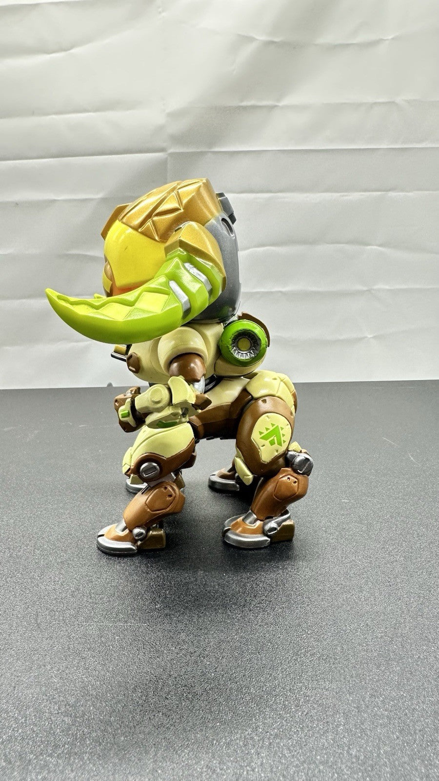 Overwatch - Orisa 6" Super Sized Pop! Vinyl Figure In Good Condition 9242
