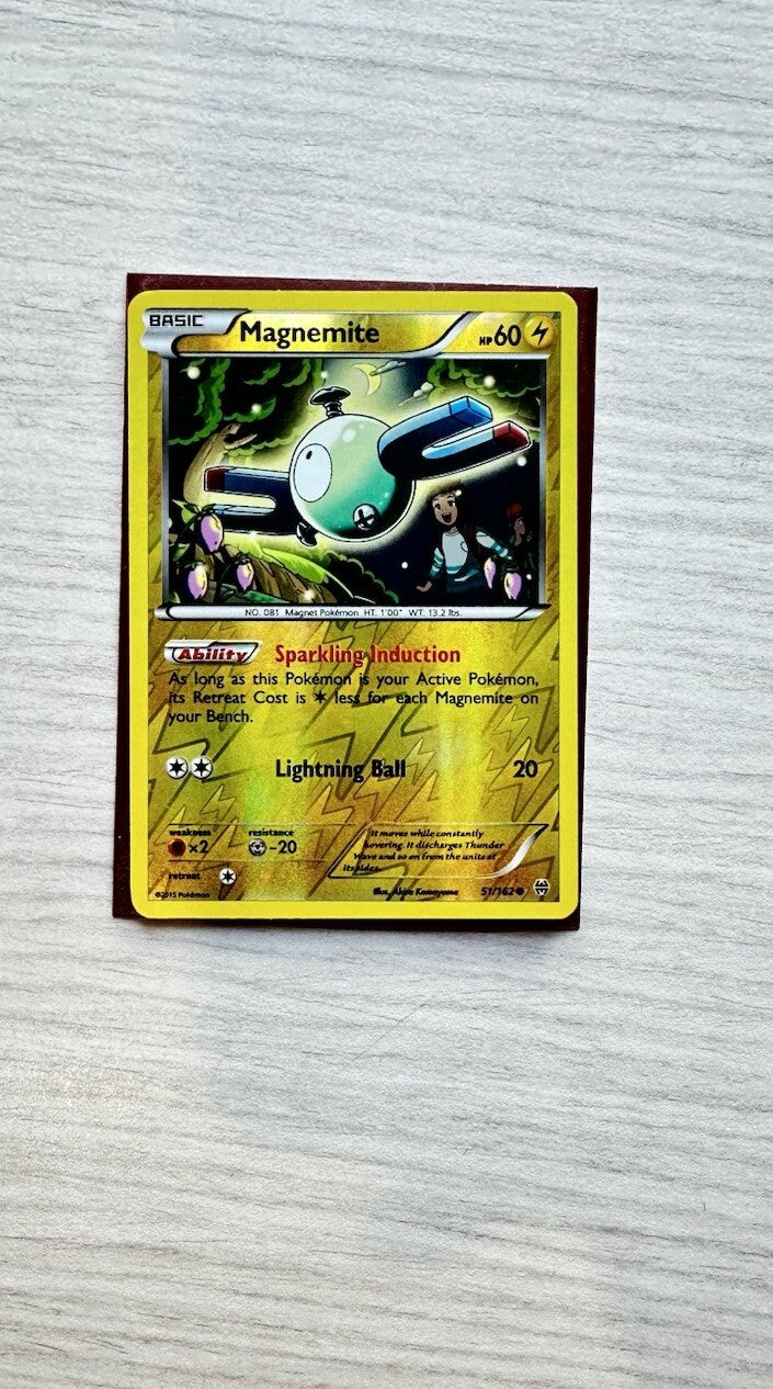 Magnemite Pokemon Reverse Holo Electric Card Year 2015 (5243)