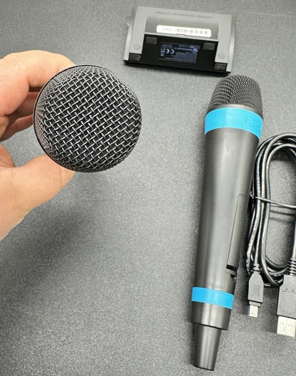 Pair of Singstar Wireless Microphone PlayStation PS3/4 In Good Condition 9117