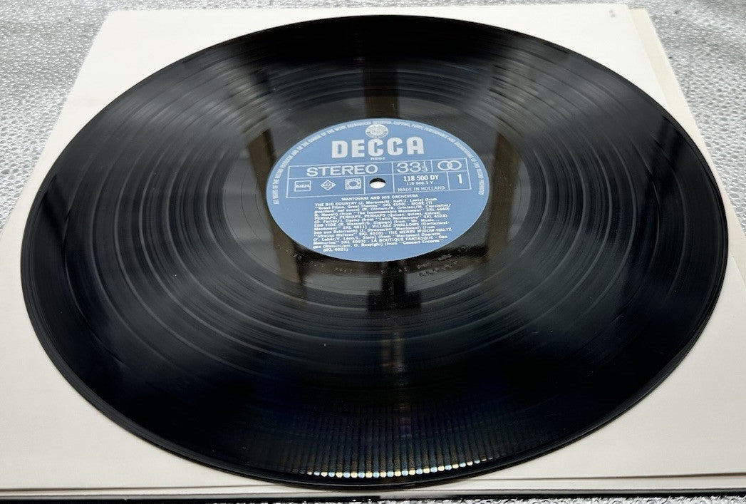 The World Of Mantovani Record In Good Condition 6731