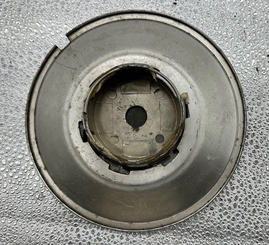 LIZEA Center Cap Wheel Cap Cover One Missing Back Plate Good For Display 8189