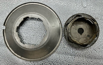 LIZEA Center Cap Wheel Cap Cover One Missing Back Plate Good For Display 8189