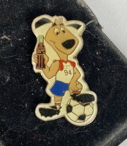M520 Five Coca Cola Worldcup USA 94 Striker Mascot Soccer Pin's In VGC
