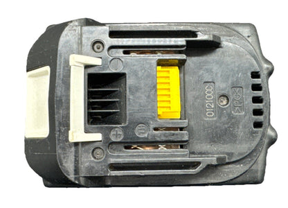 Makita DEAD BATTERY SOLD FOR PARTS BL1815 Li-ion In Good Condition 9077