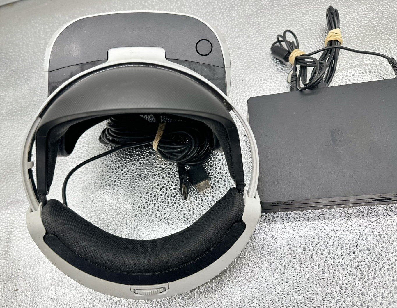 Sony Playstation 4 PS4 Virtual Reality VR Headset CUH-ZVR2 17m4 In GC 4984