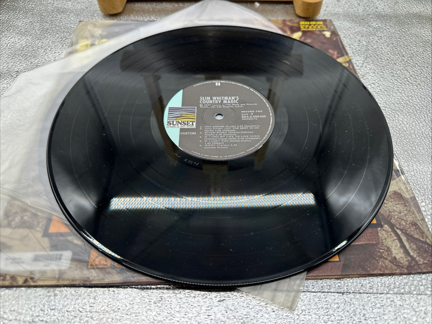 Slim Whitman's - Country Magic Record In Good Condition 6692