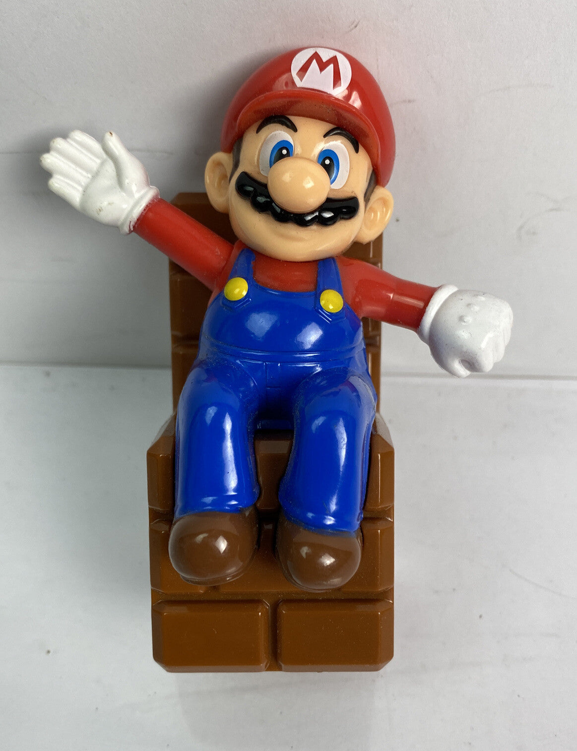 Super Mario Nintendo Mario block Chair Hand Moving Figure 10cm In VGC 2782