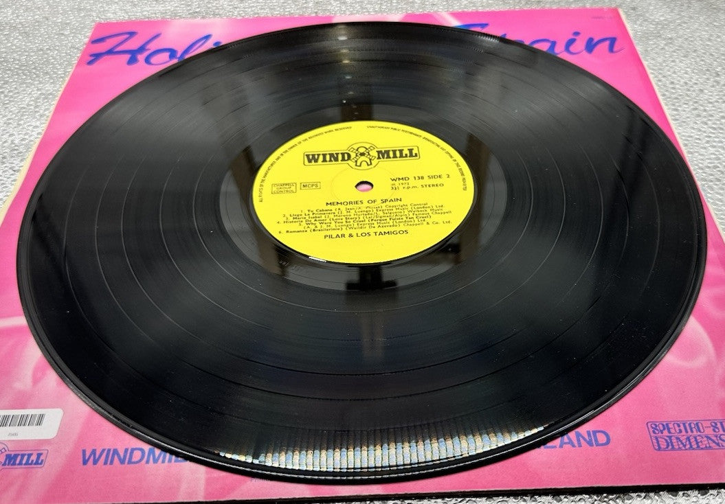 Pilar & Los Tamigos - Holiday In Spain Record In Good Condition 7505