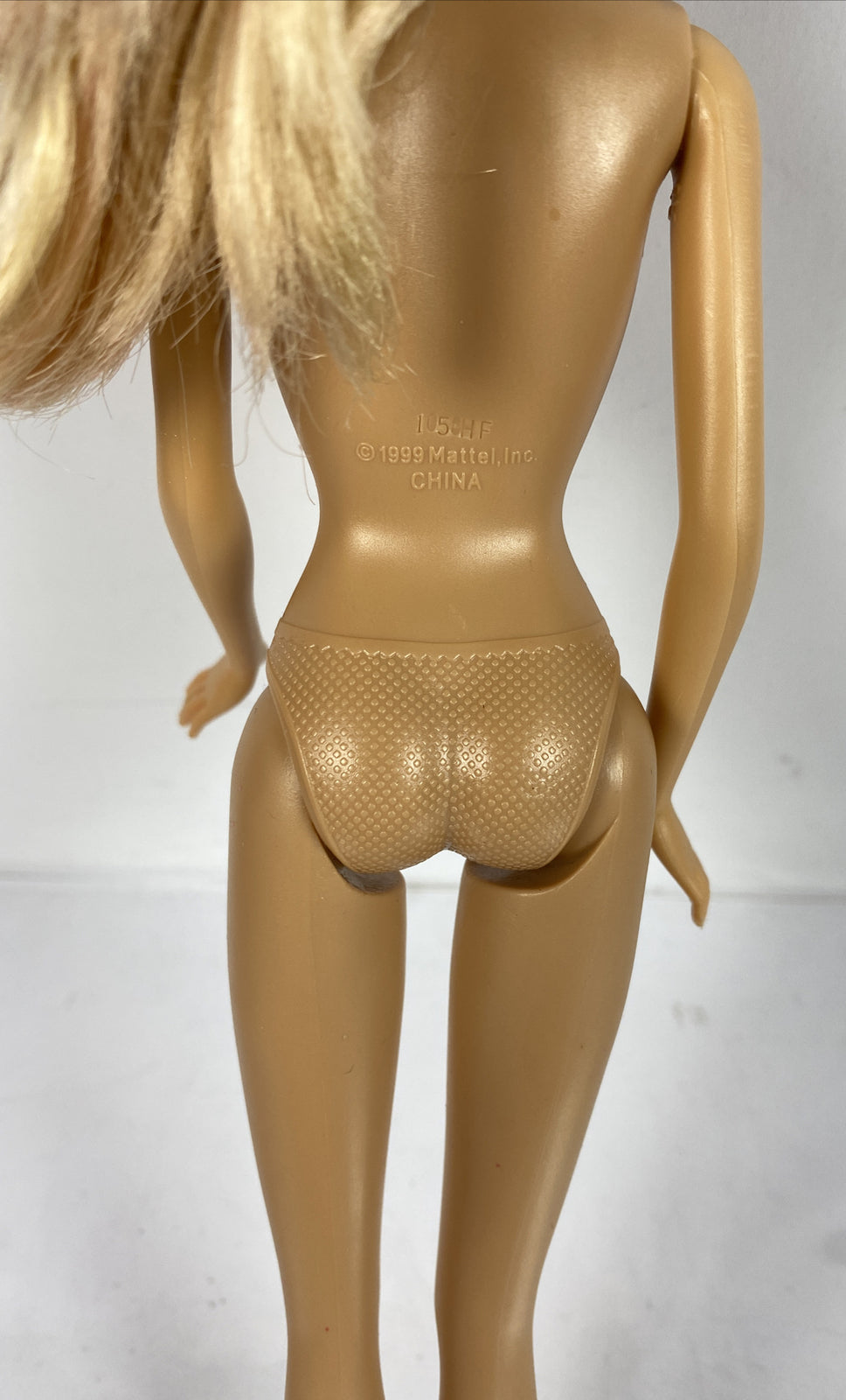 M939/7 Barbie Mattel 2005 Moveable 30cm Figure In Good Condition