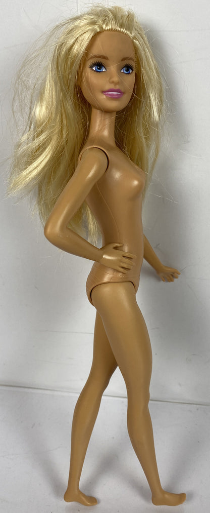 M939/1 Barbie Mattel 2015 Moveable 30cm Figure In Good Condition