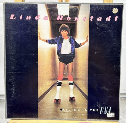 Linda Ronstadt : Living In The USA Record In Good Condition 7704