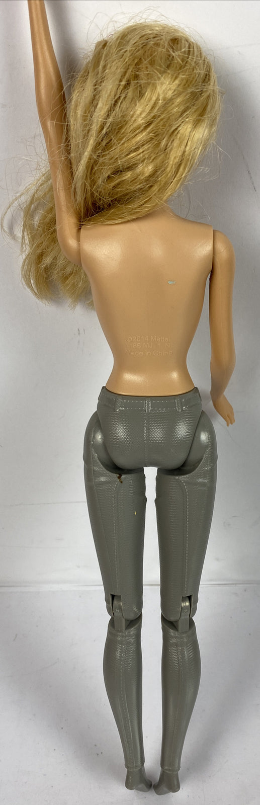 M939/6 Barbie Mattel 2014 Moveable 30cm Figure In Good Condition
