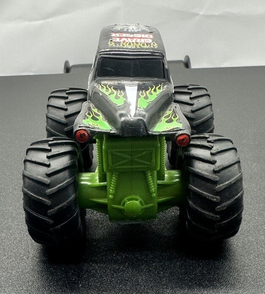 Hot Wheels Monster Grave Digger Truck 1:64 Scale 6070