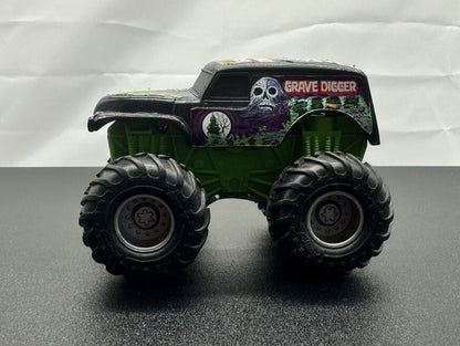 Hot Wheels Monster Grave Digger Truck 1:64 Scale 6070